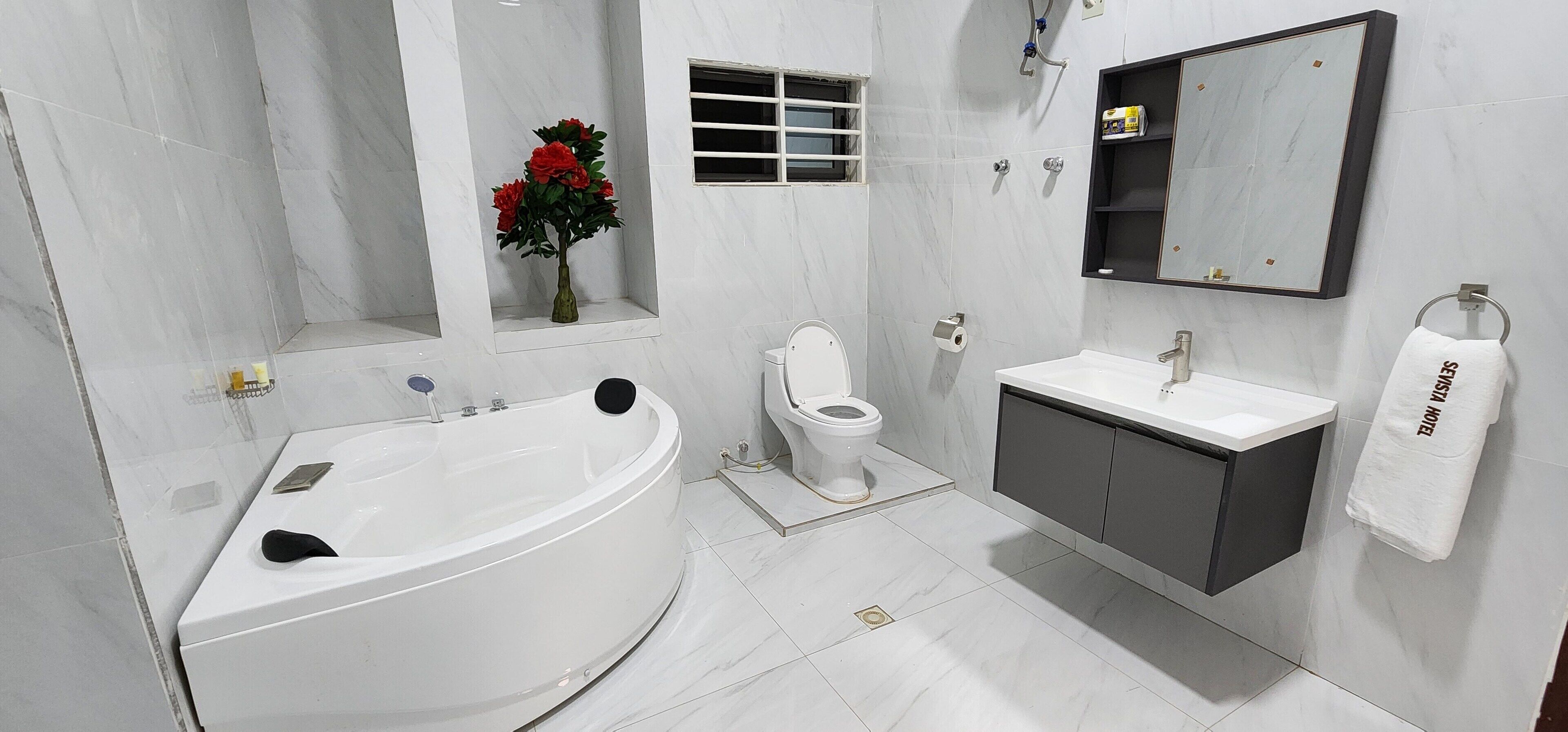 Superior Room | Bathroom
