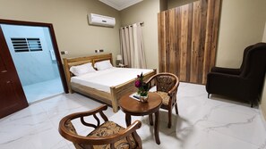 Chambre Standard | 1 chambre, coffres-forts dans les chambres, bureau