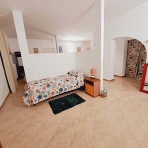 2 habitaciones, tabla de planchar con plancha y wifi gratis 