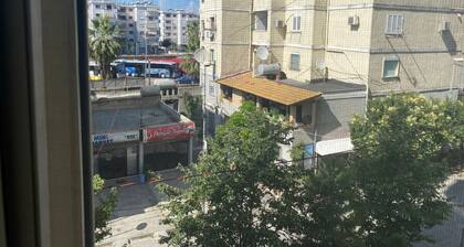 Spacious Central Apartment, very close to all the local attractions and beach.