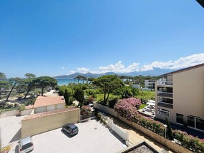 Property grounds - Calvi: 2 Room Apt 4 Pers, AC, Terrace, Parking, Near Beach (Calvi)