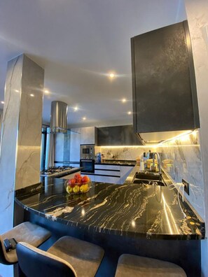 Fridge, microwave, oven, stovetop