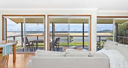 Beachfront Gerroa - Only Steps to the water