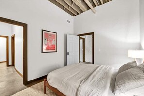 2 slaapkamers, een strijkplank/strijkijzer, wifi, beddengoed