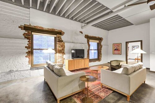 Industrial 5BR Loft in Historic Whiskey Row Lofts