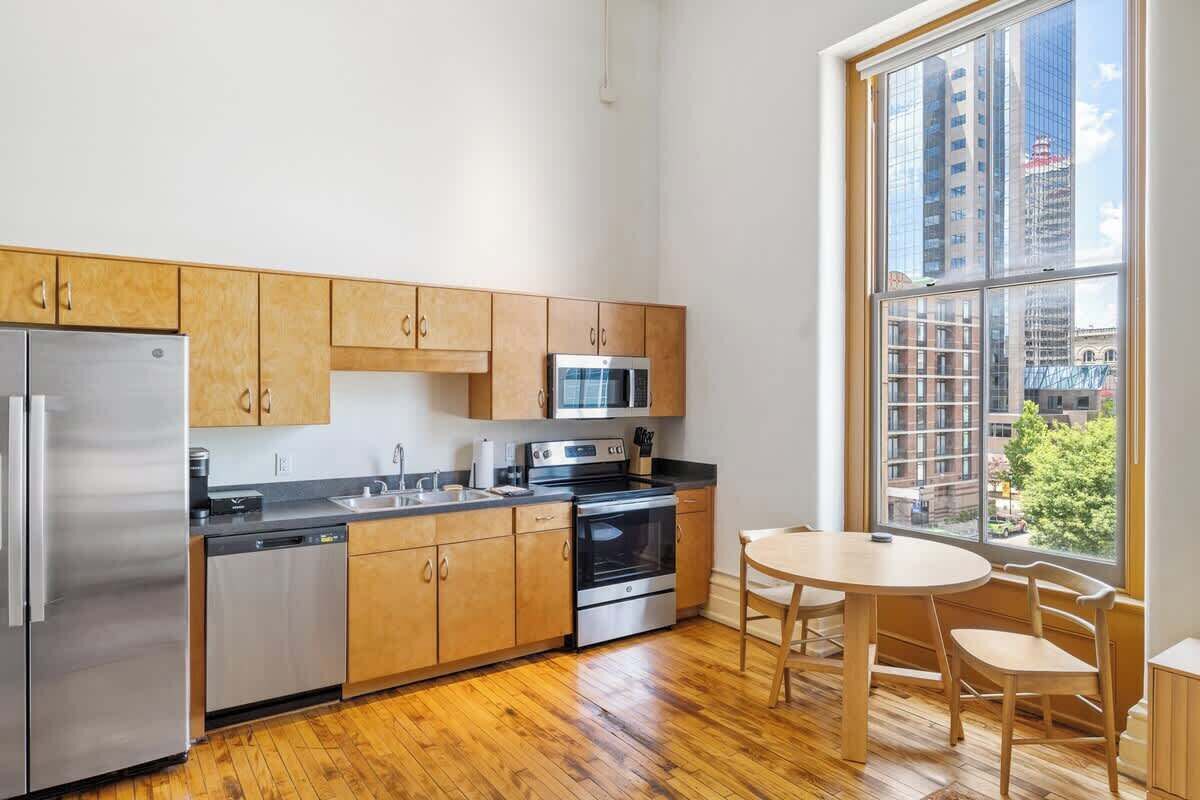 Réfrigérateur, four, plaque de cuisson, lave-vaisselle