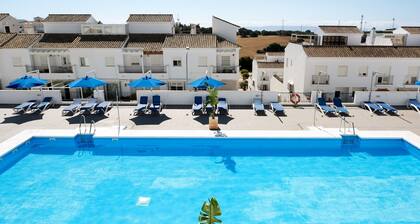 Appartement 'Esencia Vejer' avec piscine partagée, Wi-Fi et climatisation
