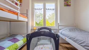 5 quartos, ferros/tábuas de passar roupa, Wi-Fi de cortesia