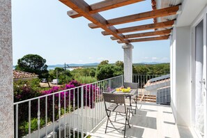 Camera Lavanda | Terrace/patio - Sardegna è - New rooms (Olbia)
