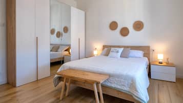 3 bedrooms, iron/ironing board, WiFi (free), bed sheets