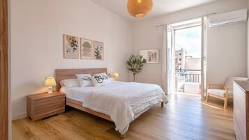 3 bedrooms, iron/ironing board, WiFi (free), bed sheets