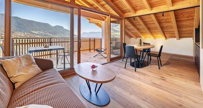 Ferienwohnung 'Hütterhof Sommer' mit Bergblick, privater Terrasse und WLAN
