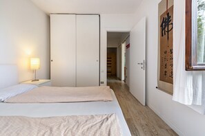 2 bedrooms, bed sheets
