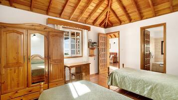 1 dormitori, planxa i posts de planxar, wifi gratuïta i roba de llit