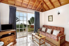 Televisión y chimenea 