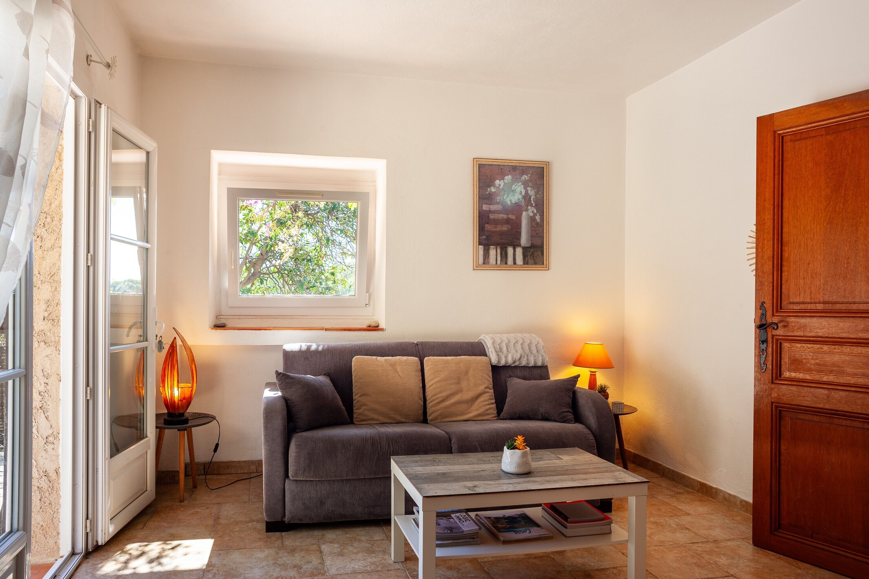 Télévision, lecteur de DVD, chaîne hi-fi