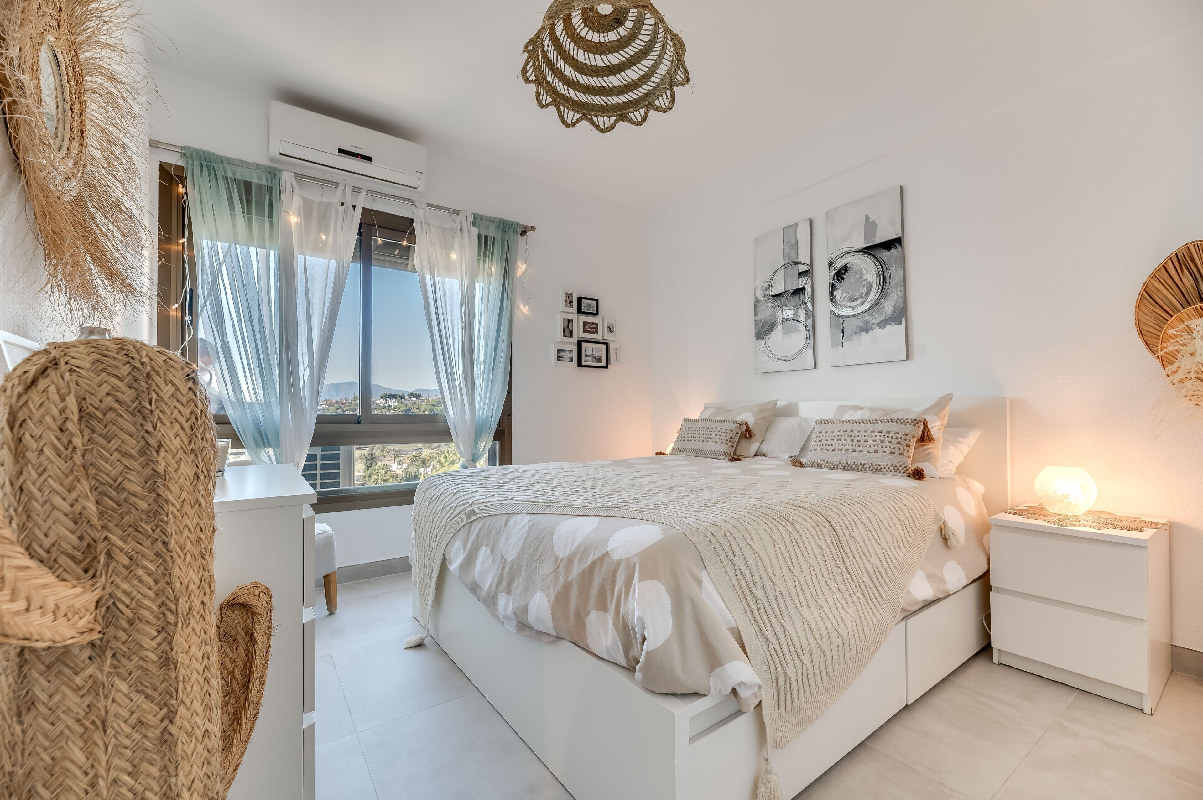 1 slaapkamer, een strijkplank/strijkijzer, gratis wifi, beddengoed