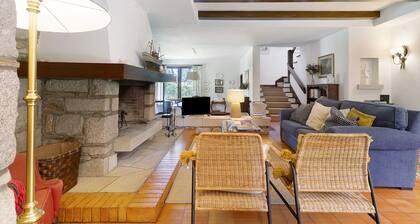 Holiday Home 'Casa De Santo António Moledo' with Mountain View, Private Terrace and Wi-Fi