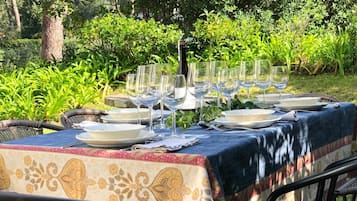 Outdoor dining