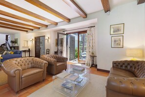 Televisie en een open haard