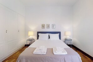 5 dormitorios, tabla de planchar con plancha, wifi gratis y ropa de cama