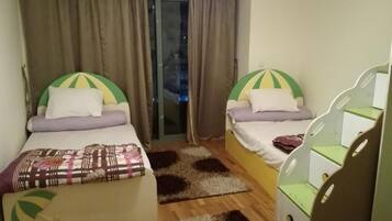 3 bedrooms, iron/ironing board, WiFi, bed sheets