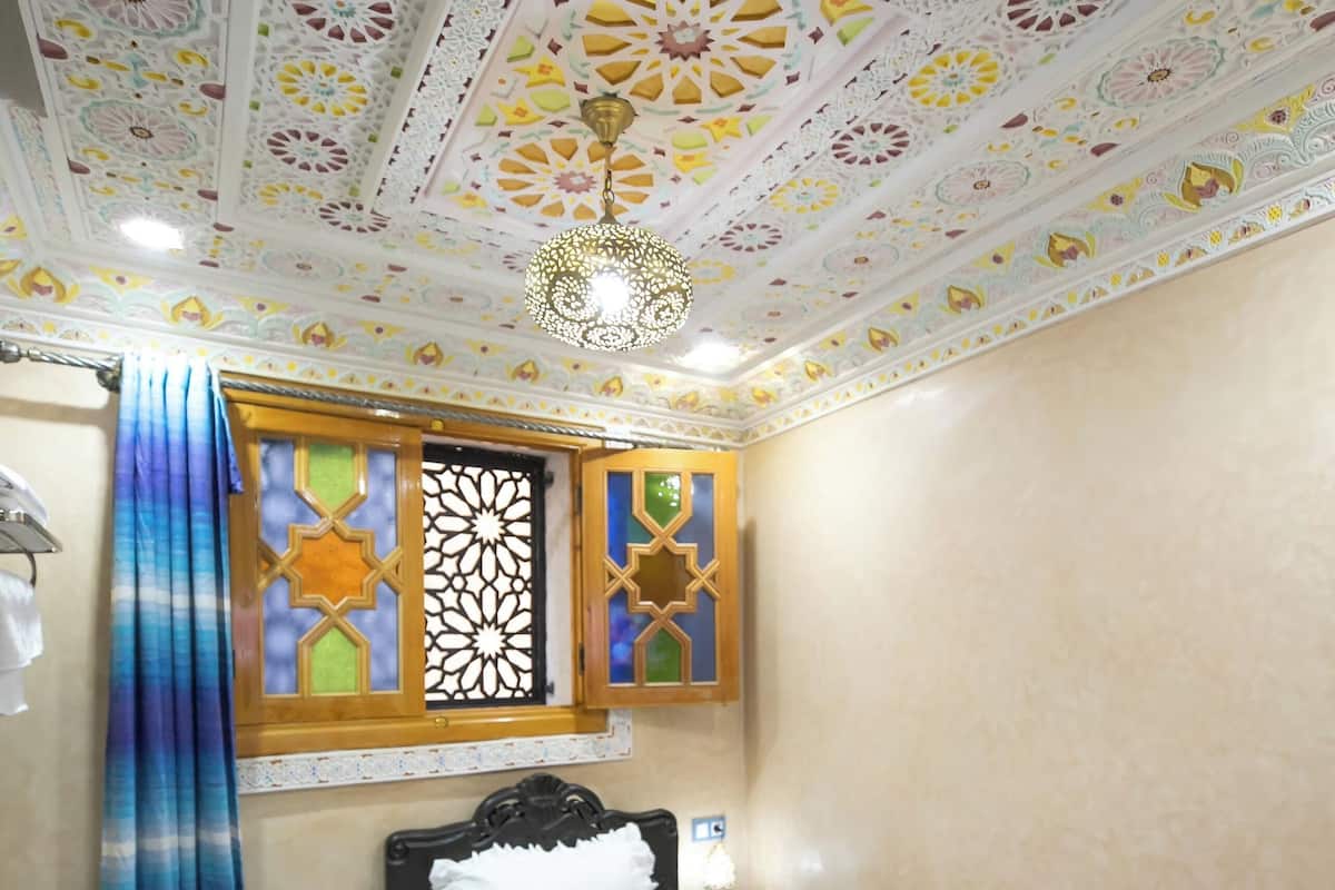 CHAMBRE 16 BAB GUISSA | Minibar, système d’insonorisation, accès au Wi-Fi (inclus)