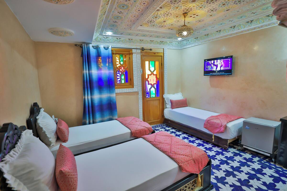 CHAMBRE 1 AL MAMOUNIA | Minibar, système d’insonorisation, accès au Wi-Fi (inclus)