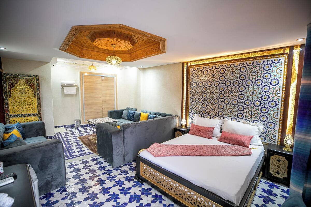 Suite Prestige | Minibar, système d’insonorisation, accès au Wi-Fi (inclus)