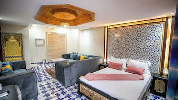 Minibar, sistema de insonorización, wifi gratis y ropa de cama