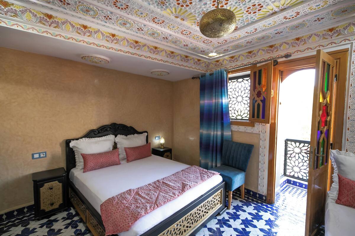 CHAMBRE 06 HARIM | Minibar, système d’insonorisation, accès au Wi-Fi (inclus)