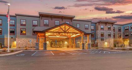 Cambria Hotel Lake Placid - Lakeside Resort