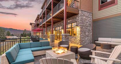 Cambria Hotel Lake Placid - Lakeside Resort