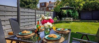 The Dodsworth modern 4 bedroom house, sleeps 8