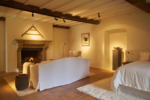 Interior - Apartamentos Rurales Solo Palacio. Entorno Exclusivo en Mitad de la Naturaleza (Llanuces)