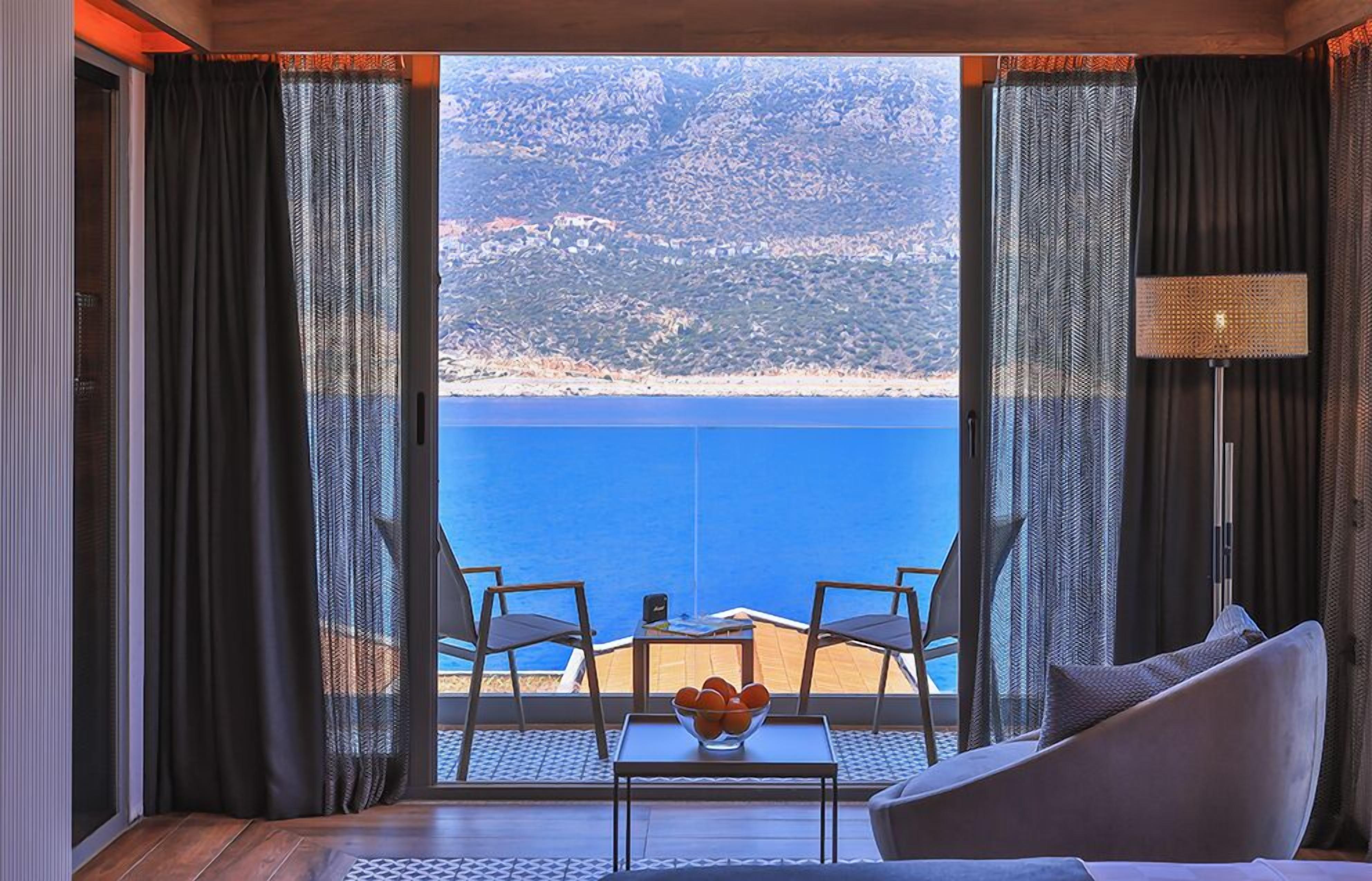 尊榮客房, 私人泳池, 海景 | 1 間臥室、羽絨被、迷你吧、客房內保險箱