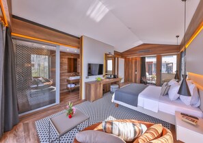 Executive Room, Pool Access, Sea View | 1 bedroom, down duvets, minibar, in-room safe - Casa Bi (Kas)