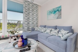 TV - Obrońców Westerplatte 9 |Charming Apartment|Terrace (Jastrzebia Góra)