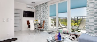 Modern Apartment with Terrace | Close to the Beach | Parking.