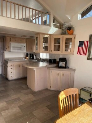 Fridge, microwave, oven, stovetop - Sand Castle - Ocean Cabin 25 W Private Jacuzzi (Private Beach Owned by White Rock Resort) (Smith River)