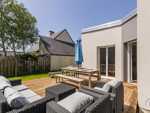 تناول الطعام بالخارج