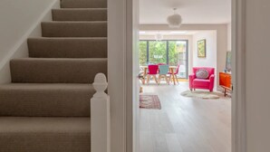 Basic House, Multiple Beds | Interior - Bright and Inviting 2BD House - Bethnal Green (London)