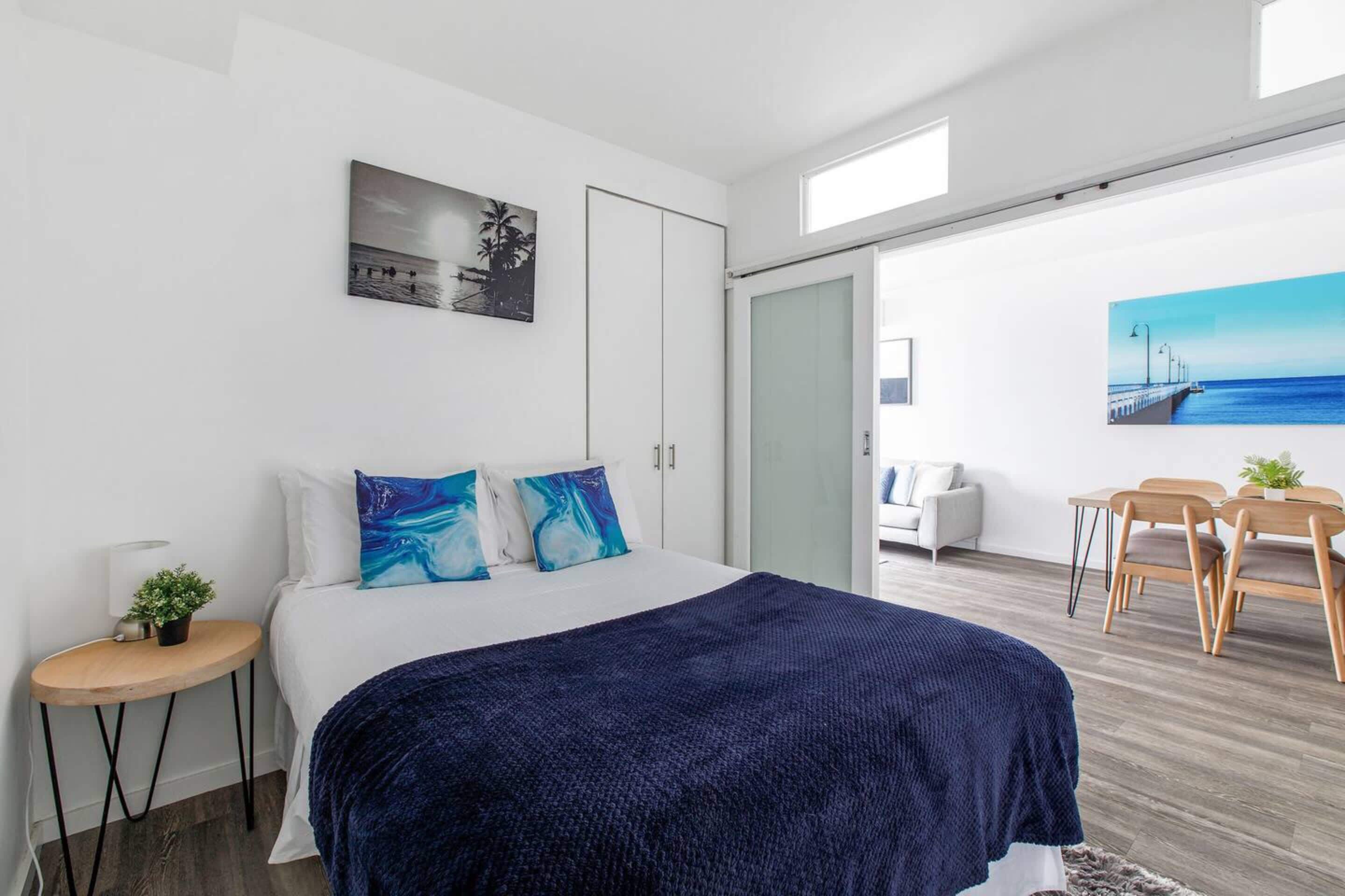 Basic Apartment, Multiple Beds | 2 bedrooms, laptop workspace, iron/ironing board, bed sheets