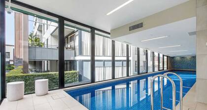 Beautiful 2BR APT With Balcony, Pool and Gym