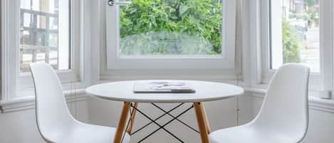 Apartamento básico, 1 cama doble | Restauración