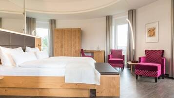 Comfort-Zimmer | 1 Schlafzimmer, Zimmersafe, Schreibtisch, laptopgeeigneter Arbeitsplatz