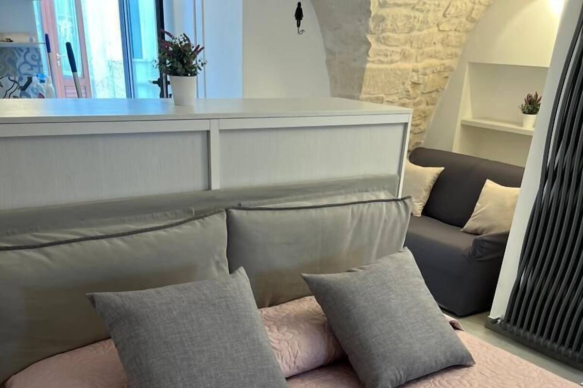 Camere Mirea | 1 slaapkamer, luxe beddengoed, een bureau, gratis wifi