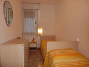 2 bedrooms - Holiday apartment with air conditioning and balcony with sea view (Bibione)