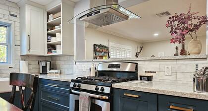 Quiet Central Phx Home w/ enclosd yard, jungle gym