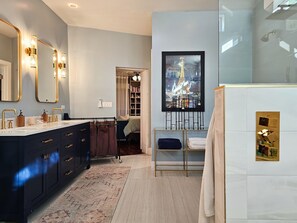 3 Schlafzimmer, Schreibtisch, Bügeleisen/Bügelbrett, kostenloses WLAN